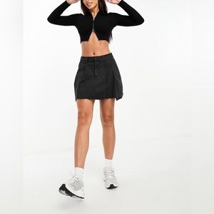 Pleated Skirt in Washed Denim Black